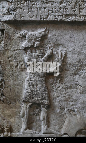 Venne Tiglat-pilèzer III dell'esercito di attaccare la città. Dettaglio nemico di Dio. Assira, 728 BC. Nimrud, Palazzo centrale. British Museum. Londra. Foto Stock