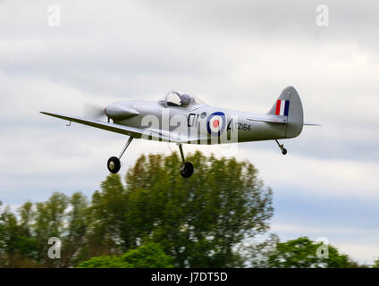 Isaacs Spitfire O1-UN TZ!^$ G-ISAC Foto Stock