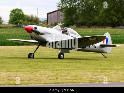 Isaacs Spitfire O1-UN TZ!^$ G-ISAC Foto Stock