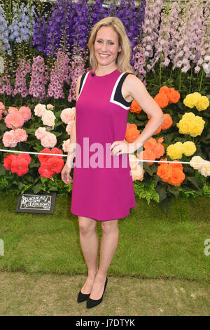 Sophie Raworth, VIP and Press Day, RHS Chelsea Flower Show, Royal Hospital Chelsea, Londra. REGNO UNITO 22.05.17 Foto Stock