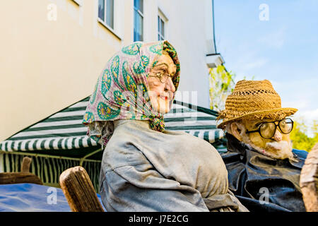 Sehr altes Paar - puppen; molto vecchia coppia - Bambole Foto Stock