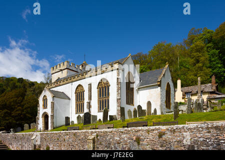 La Chiesa di tutti i santi a Selworthy villaggio nel Parco Nazionale di Exmoor, Somerset, Inghilterra. Foto Stock