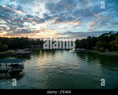 Sunset sorvolando un lago del Texas Foto Stock