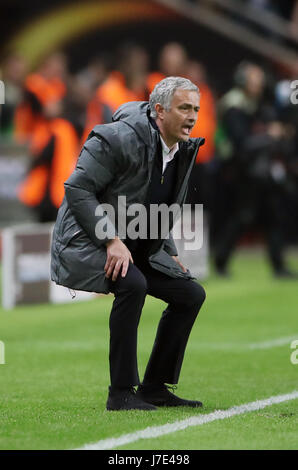 Il Manchester United manager Jose Mourinho grida verso Jesse Lingard durante la UEFA Europa League finale agli amici Arena di Stoccolma, Svezia. Foto Stock