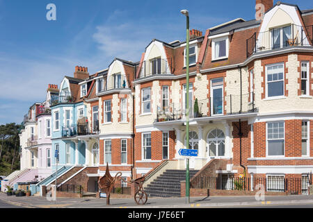Periodo case terrazza sul lungomare, Undercliff Road, Boscombe, Bournemouth Dorset, England, Regno Unito Foto Stock