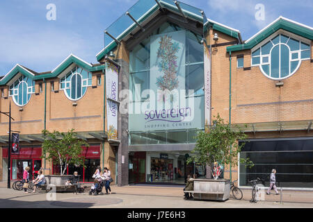 Ingresso al sovrano Shopping Centre, Christchurch Road, Boscombe, Bournemouth Dorset, England, Regno Unito Foto Stock