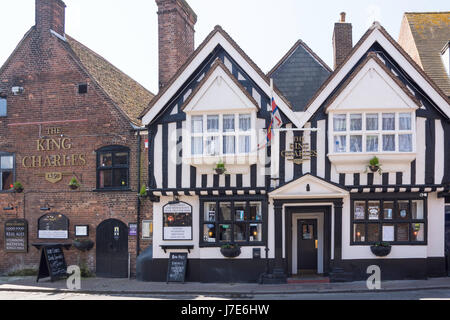 Il XIV secolo il re Carlo Pub, Thames Street, Poole, Dorset, England, Regno Unito Foto Stock