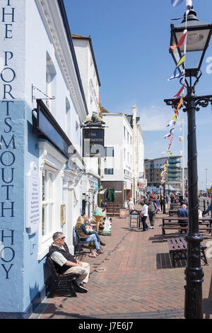 Il Portsmouth Hoy Pub sul lungomare, Town Quay, Poole, Dorset, England, Regno Unito Foto Stock