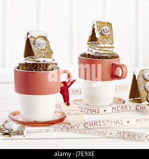 Natale mug torte con caramello (microonde) Foto Stock