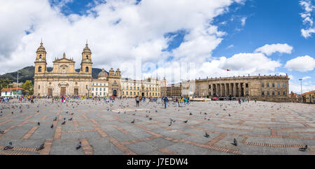 Vista panoramica di Piazza Bolivar, con la cattedrale e il colombiano Capitol Nazionale e Congresso - Bogotà, Colombia Foto Stock