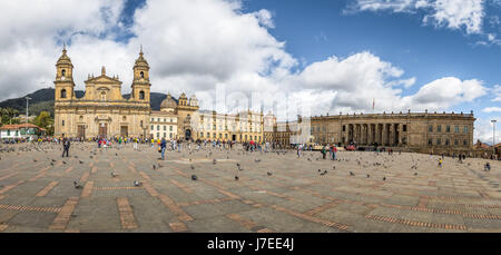 Vista panoramica di Piazza Bolivar, con la cattedrale e il colombiano Capitol Nazionale e Congresso - Bogotà, Colombia Foto Stock