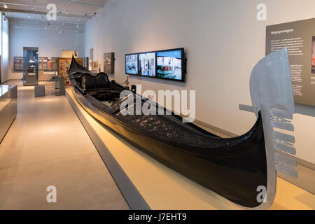 Gondola Veneziana sul display Museo delle Culture Europee a Dahlem, Berlino, Germania Foto Stock