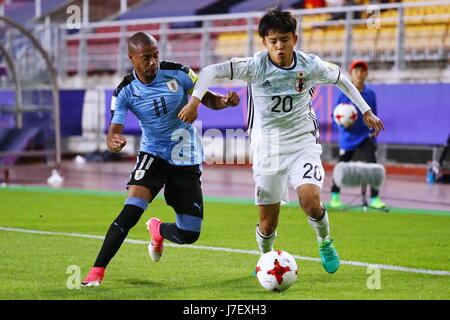 Suwon, Corea del Sud. Xxiv Maggio, 2017. Takefusa Kubo (JPN) Calcio/Calcetto : 2017 FIFA U-20 World Cup Gruppo D match tra Uruguay - Giappone a Suwon World Cup Stadium di Suwon, Corea del Sud . Credito: Sho Tamura AFLO/sport/Alamy Live News Foto Stock