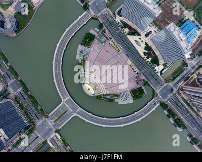 , Suzhou Suzhou, Cina. 25 Maggio, 2017. Suzhou, Cina - 24 Maggio 2017: (solo uso editoriale. Cina OUT) .la fotografia aerea del Y-ponte sagomato a Suzhou, est cinese della provincia di Jiangsu, Maggio 24th, 2017. Credito: SIPA Asia/ZUMA filo/Alamy Live News Foto Stock