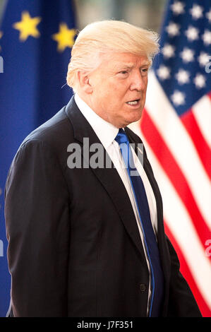 Bruxelles, BXL, Belgio. 25 Maggio, 2017. Il presidente statunitense Trump arriva per un incontro con i leader dell' Unione europea in occasione del Consiglio europeo di Bruxelles, Belgio su 25.05.2017 Trump paga visita in Belgio per assistere ad una Organizzazione del Trattato del Nord Atlantico (NATO) Vertice e per incontrare i leader dell'UE da Wiktor Dabkowski Credito: Wiktor Dabkowski/ZUMA filo/Alamy Live News Foto Stock