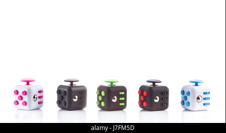 Anti-stress e relax gli si agitano, cubo e spinner per persone esauste Foto Stock