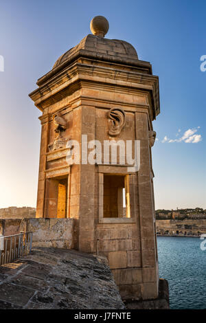 Torre fortificata nel Gardjola Gardens, Malta Foto Stock