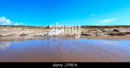 Ogmore dalla spiaggia del mare Foto Stock