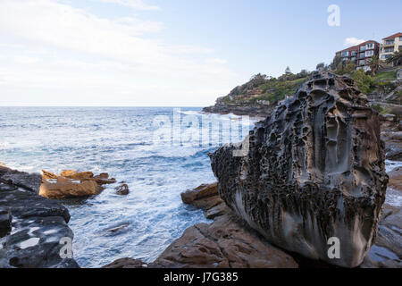 Per Bondi e Coogee percorso, passeggiata costiera, via Bronte Beach e il cimitero di Waverley Foto Stock