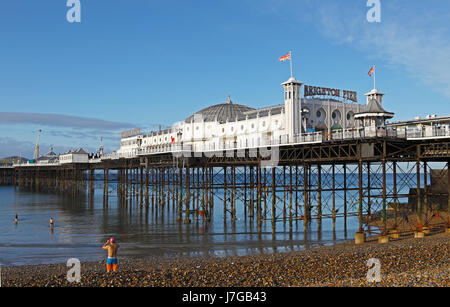 Palazzo di Brighton Pier e Brighton East Sussex, England, Regno Unito Foto Stock