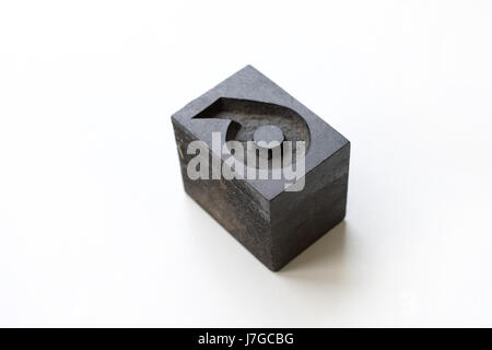 Il vecchio numero sei tipografia blocco isolato su uno sfondo bianco Foto Stock