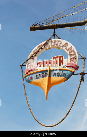 Lanzarote restaurant sign - Restaurante La Casa Roja, Puerto del Carmen, Lanzarote, Isole Canarie Foto Stock