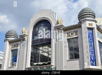 L'Art Deco Bibendum Ristorante in Fulham Road, Kensington, Londra. L'edificio è casa Michelin, ex hq dell'azienda di pneumatici nel Regno Unito Foto Stock