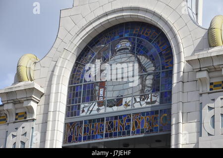 L'Art Deco Bibendum Ristorante in Fulham Road, Kensington, Londra. L'edificio è casa Michelin, ex hq dell'azienda di pneumatici nel Regno Unito Foto Stock