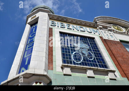 L'Art Deco Bibendum Ristorante in Fulham Road, Kensington, Londra. L'edificio è casa Michelin, ex hq dell'azienda di pneumatici nel Regno Unito Foto Stock