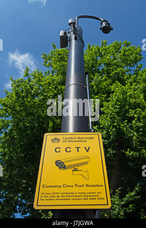 London Borough of hounslow tvcc segno di avvertimento, in Chiswick, Londra, Inghilterra Foto Stock