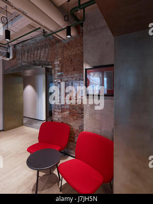 Vista interno in ufficio. La fabbrica di bolscevico, Mosca, Russia. Architetto: John Mcaslan e partner , 2016. Foto Stock