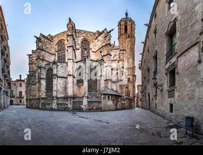 Panorama della Cattedrale di Santa Croce e di Santa Eulalia, vista da Freneria Street, Barcellona, in Catalogna, Spagna Foto Stock