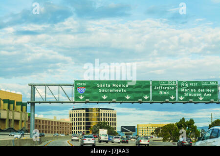 Traffico in autostrada 405, California Foto Stock