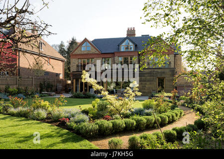 Giardino Esterno facciata vittoriana di Highgate house. Foto Stock