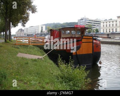 Fotografia di Anna Leonie a SaarbrÃ¼cken, scattata il 22 luglio 2011, che cattura un momento in città. Foto Stock