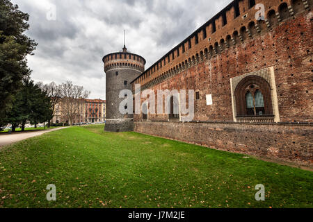 La parete esterna del Castello Sforzesco di Milano, Italia Foto Stock