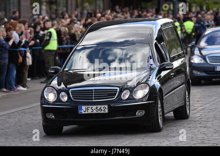 Helsinki, Finlandia. 25 Maggio, 2017. I funerali di stato e corteo di ex presidente della Repubblica di Finlandia Mauno Koivisto. Credito: Mikko Palonkorpi/Alamy Live News. Foto Stock