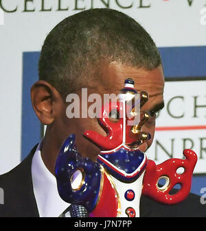 Baden-Baden, Germania. 25 Maggio, 2017. Ex presidente degli Stati Uniti Barack Obama è insignito del Deutscher Medienpreis 2016 (tedesco premio MEDIA 2016) presso il Kongresszentrum di Baden-Baden, Germania, 25 maggio 2017. Foto: Uli Deck/dpa/Alamy Live News Foto Stock