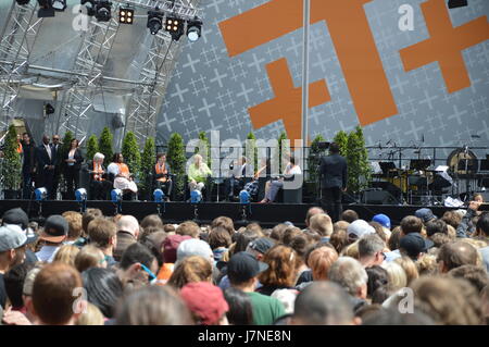 Berlino, Germania. 25 Maggio, 2017. Obama e la Merkel presso la chiesa protestante di Germania giorni a Berlino Germania Credito: Markku Rainer Peltonen/Alamy Live News Foto Stock