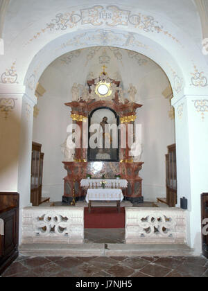 Questa fotografia scattata il 28 aprile 2012 mostra la Chiesa Parrocchiale di San Martino a Sitzendorf an der Schmida, Austria. La chiesa, un notevole sito storico e architettonico, rappresenta il patrimonio religioso della regione. Foto Stock