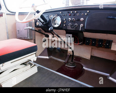 Una Mercedes Benz L312/48 del 1959, un veicolo classico della fine degli anni '1950, che mostra l'ingegneria di precisione dell'industria automobilistica tedesca. Noto per la sua durata e il suo design, riflette i progressi nel settore automobilistico della metà del XX secolo e il prestigio di Mercedes-Benz. Foto Stock