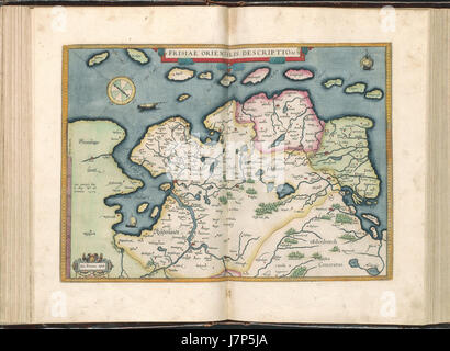 L'Atlas Ortelius è un rinomato atlante mondiale del XVI secolo di Abraham Ortelius, considerato il primo atlante moderno. L'atlante include mappe dettagliate e descrizioni geografiche di varie regioni. Foto Stock