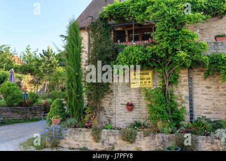 Casa in vendita, Francia, regione Borgogna, Cote d'Or, Chateauneuf en Auxois, o Chateauneuf, etichettato Les Plus Beaux Villages de France Foto Stock