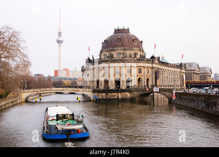 Arte Cultura inverno ponte altare attrazioni museo di Berlino fregio torre della televisione Foto Stock