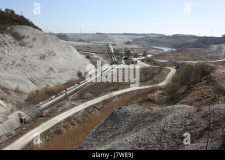 Materiali di costruzione di opere di cemento cemento pit materiale da costruzione marl attenzione Foto Stock