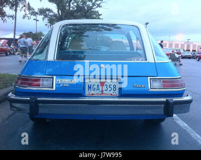 1976 AMC Pacer DL coupe blu bianco 2014 AMO NC 07 Foto Stock