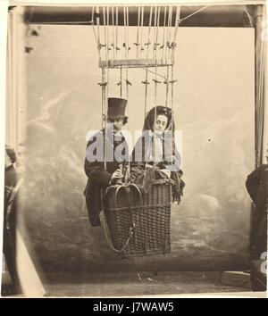 Nadar, Autoritratto con la moglie Ernestine in un palloncino Gondola, c1865 Foto Stock