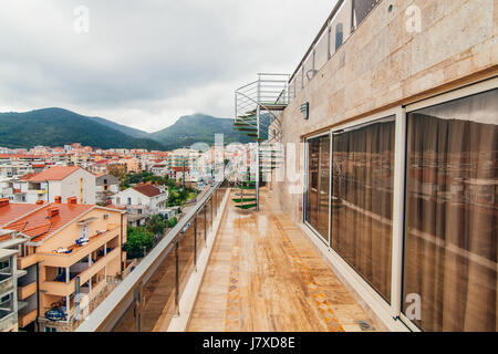 Una scala a chiocciola in villa in Montenegro Foto Stock