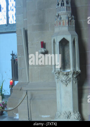 "2010 10 16 Mindener Dom 29" si riferisce a una fotografia o un'opera specifica che cattura la Cattedrale di Minden (Mindener Dom) il 16 ottobre 2010. L'immagine mostra i dettagli architettonici della cattedrale e l'ambiente circostante. Foto Stock