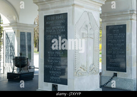 Tomba del Milite Ignoto, Giuseppe piazza Pilsudski a Varsavia in Polonia il 4 aprile 2017 © Wojciech Strozyk / Alamy Stock Photo Foto Stock